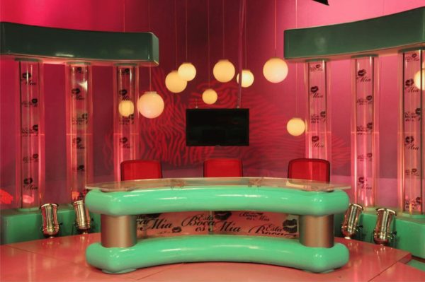 ESTA BOCA ES MÍA <br>Escenografía Completa