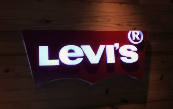 LEVIS <br>Bandeja retroiluminada