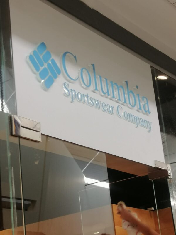 LOGO CORPOREO CON VINILO