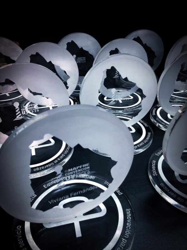 TROFEO ACRILICO MAPFRE