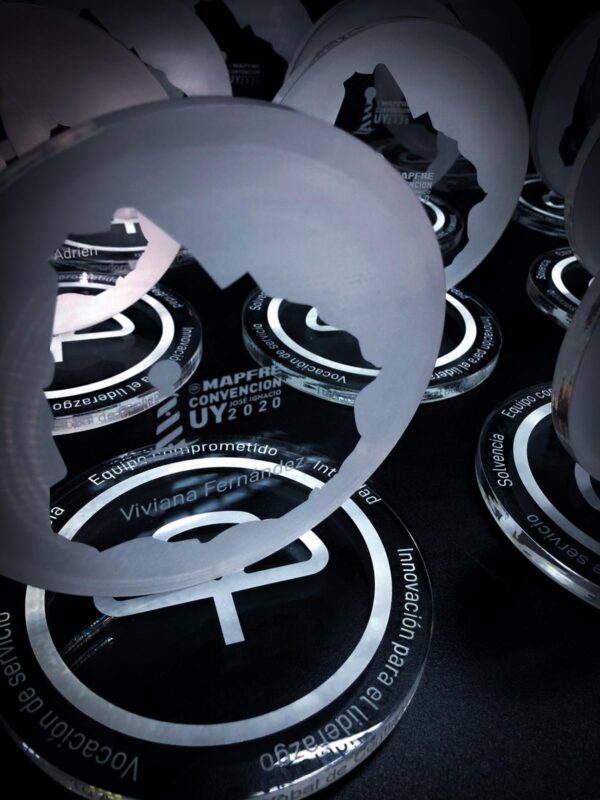 TROFEO ACRILICO MAPFRE