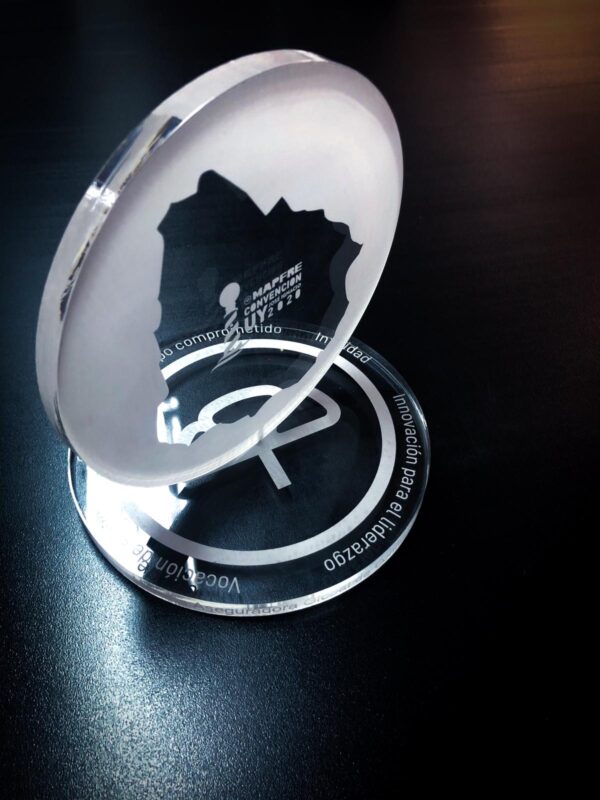 TROFEO ACRILICO MAPFRE